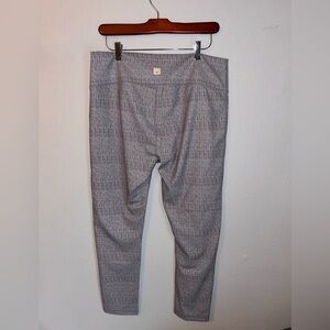 Vuori Gray Patterned Leggings
